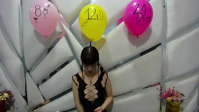 Snapshot of Aurora_18 chatting on 12.28.24 Aurora 18 online show from 12.28.24