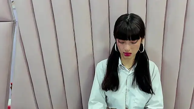 Snapshot of Aurora_18 chatting on 01.25.25 Aurora 18 online show from 01.25.25