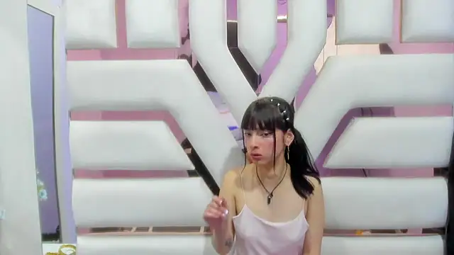 Snapshot of Aurora_18 chatting on 01.27.25 Aurora 18 online show from 01.27.25