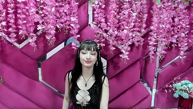 Snapshot of Aurora_18 chatting on 02.11.25 Aurora 18 online show from 02.11.25