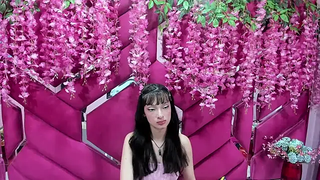 Snapshot of Aurora_18 chatting on 02.12.25 Aurora 18 online show from 02.12.25