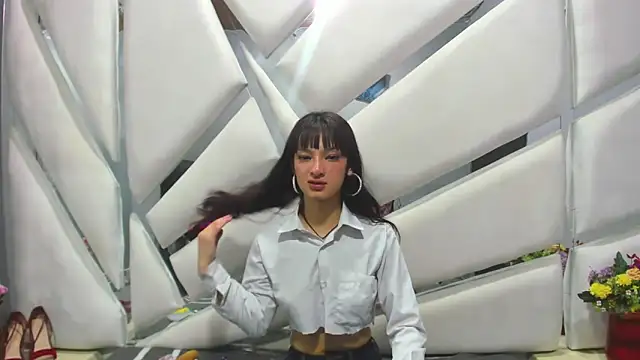 Snapshot of Aurora_18 chatting on 02.23.25 Aurora 18 online show from 02.23.25