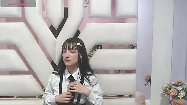 Snapshot of Aurora_18 chatting on 02.27.25 Aurora 18 online show from 02.27.25