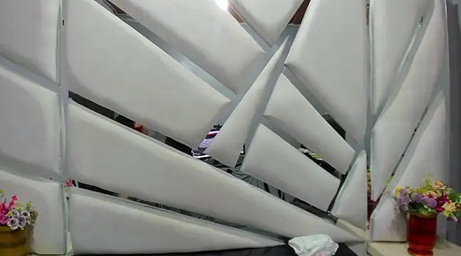 Snapshot of Aurora_18 chatting on 03.18.25 Aurora 18 online show from 03.18.25