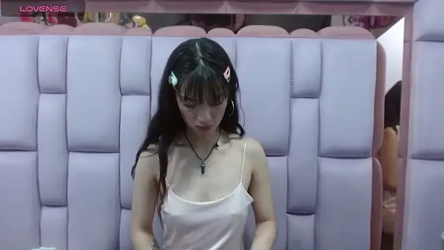 Snapshot of Aurora_18 chatting on 03.22.25 Aurora 18 online show from 03.22.25