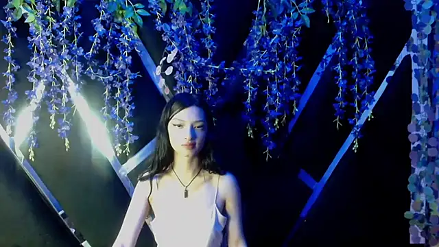 Snapshot of Aurora_18 chatting on 09.13.25 Aurora 18 online show from 09.13.25