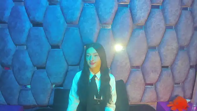 Snapshot of Aurora_18 chatting on 09.30.25 Aurora 18 online show from 09.30.25