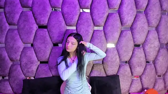 Snapshot of Aurora_18 chatting on 10.06.25 Aurora 18 online show from 10.06.25