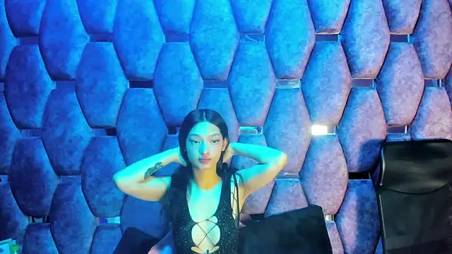 Snapshot of Aurora_18 chatting on 10.14.25 Aurora 18 online show from 10.14.25