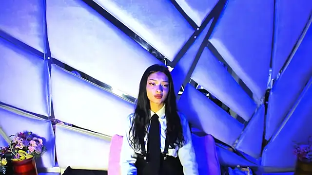 Snapshot of Aurora_18 chatting on 10.30.25 Aurora 18 online show from 10.30.25