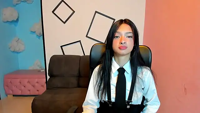 Snapshot of Aurora_18 chatting on 11.13.25 Aurora 18 online show from 11.13.25