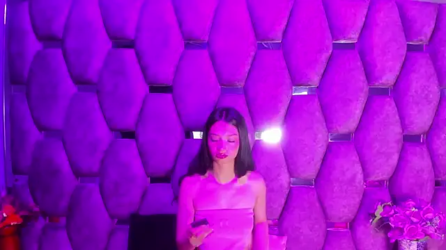 Snapshot of Aurora_18 chatting on 11.27.25 Aurora 18 online show from 11.27.25