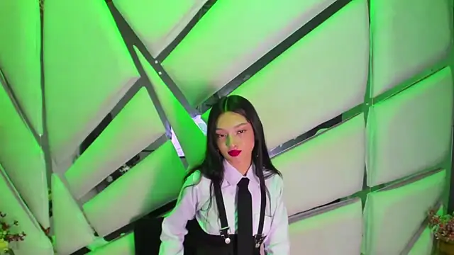 Snapshot of Aurora_18 chatting on 11.28.25 Aurora 18 online show from 11.28.25