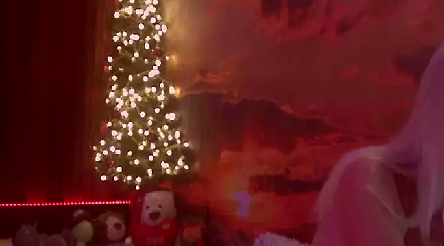 MoniCutex online show from 12.31.24