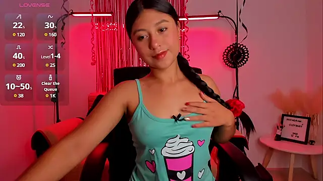 Snapshot of cloy_baby__ chatting on 12.14.24 cloy baby online show from 12.14.24