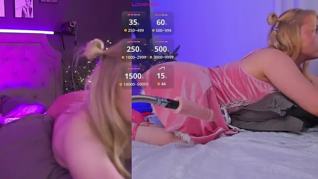 Snapshot of Sexydoll112 chatting on 12.26.24 Sexydoll112 online show from 12.26.24