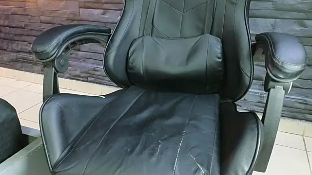 Snapshot of Lilith_Zen chatting on 01.25.25 Lilith Zen online show from 01.25.25