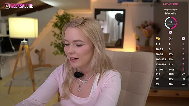 LexieLoree online show from 01.11.26