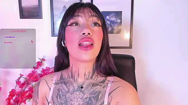 Snapshot of Akari1_Mischief chatting on 04.03.26 Akari1 Mischief online show from 04.03.26