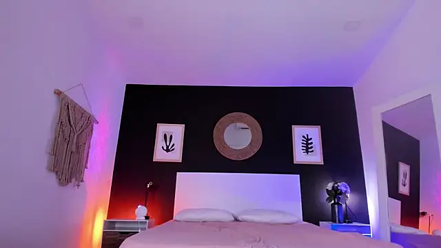 VioletPaket online show from 09.16.25