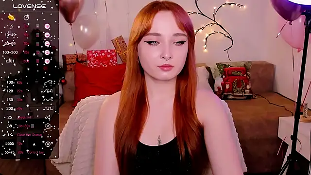 Snapshot of Emma_Chery chatting on 12.20.24 Emma Chery online show from 12.20.24