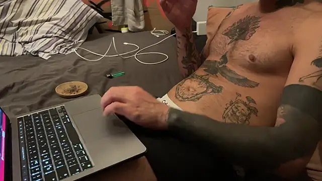 Snapshot of kameray12 chatting on 03.14.25 kameray12 online show from 03.14.25