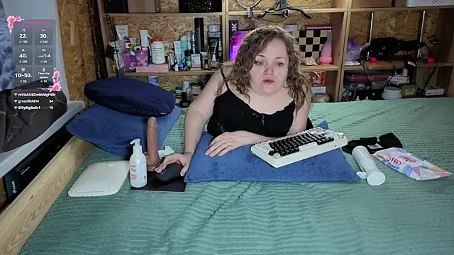 Snapshot of MiniNatalie chatting on 01.06.26 MiniNatalie online show from 01.06.26