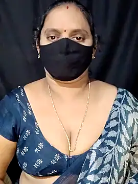 Snapshot of vintage-vibs chatting on 02.02.25 vintage-vibs online show from 02.02.25