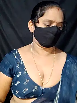 Snapshot of vintage-vibs chatting on 02.02.25 vintage-vibs online show from 02.02.25