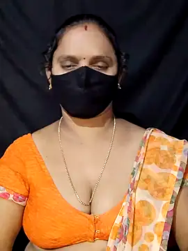 Snapshot of vintage-vibs chatting on 02.06.25 vintage-vibs online show from 02.06.25