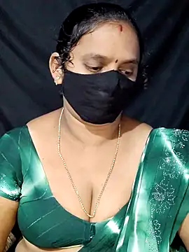 Snapshot of vintage-vibs chatting on 02.13.25 vintage-vibs online show from 02.13.25