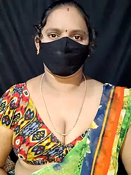 Snapshot of vintage-vibs chatting on 02.14.25 vintage-vibs online show from 02.14.25