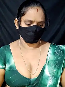 Snapshot of vintage-vibs chatting on 02.16.25 vintage-vibs online show from 02.16.25