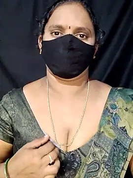 Snapshot of vintage-vibs chatting on 02.20.25 vintage-vibs online show from 02.20.25