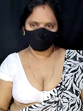 Snapshot of vintage-vibs chatting on 02.22.25 vintage-vibs online show from 02.22.25