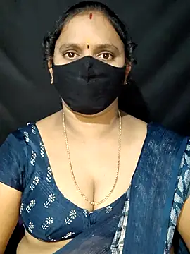 Snapshot of vintage-vibs chatting on 02.24.25 vintage-vibs online show from 02.24.25