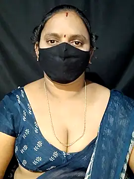 Snapshot of vintage-vibs chatting on 02.24.25 vintage-vibs online show from 02.24.25