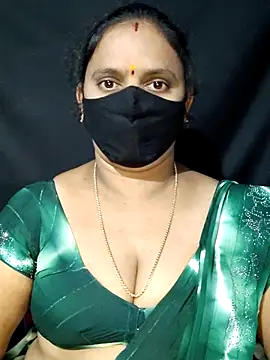 Snapshot of vintage-vibs chatting on 03.02.25 vintage-vibs online show from 03.02.25