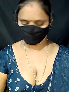 Snapshot of vintage-vibs chatting on 03.03.25 vintage-vibs online show from 03.03.25