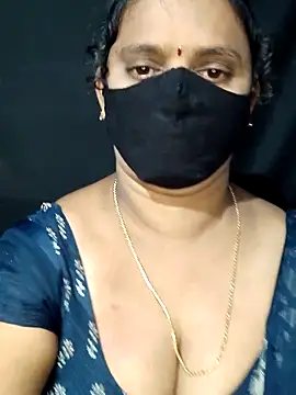 Snapshot of vintage-vibs chatting on 03.03.25 vintage-vibs online show from 03.03.25