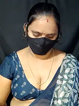 Snapshot of vintage-vibs chatting on 03.08.25 vintage-vibs online show from 03.08.25