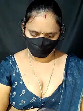 Snapshot of vintage-vibs chatting on 03.08.25 vintage-vibs online show from 03.08.25