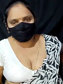 Snapshot of vintage-vibs chatting on 03.10.25 vintage-vibs online show from 03.10.25