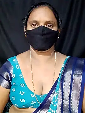 Snapshot of vintage-vibs chatting on 09.10.25 vintage-vibs online show from 09.10.25