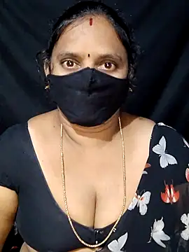 Snapshot of vintage-vibs chatting on 09.11.25 vintage-vibs online show from 09.11.25