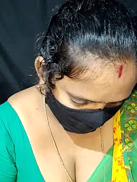 Snapshot of vintage-vibs chatting on 09.12.25 vintage-vibs online show from 09.12.25