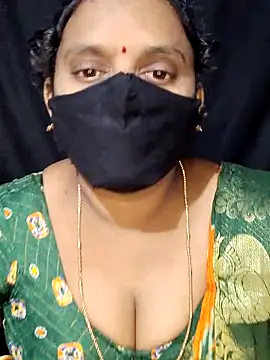 Snapshot of vintage-vibs chatting on 09.14.25 vintage-vibs online show from 09.14.25