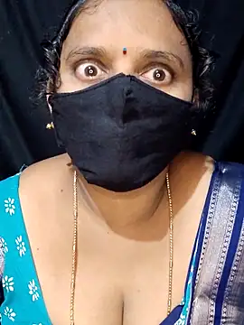 Snapshot of vintage-vibs chatting on 09.18.25 vintage-vibs online show from 09.18.25