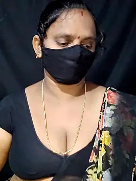 Snapshot of vintage-vibs chatting on 09.23.25 vintage-vibs online show from 09.23.25