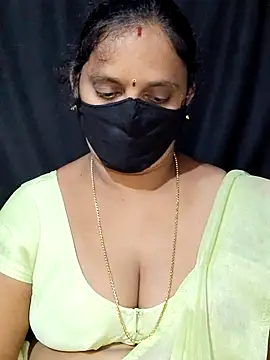 Snapshot of vintage-vibs chatting on 09.26.25 vintage-vibs online show from 09.26.25